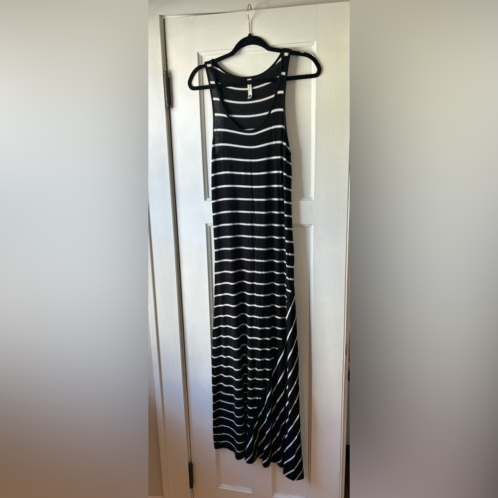 Kensie Black and White Striped Maxi Dress, Size S
